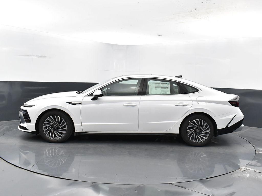 new 2025 Hyundai Sonata Hybrid car, priced at $32,955