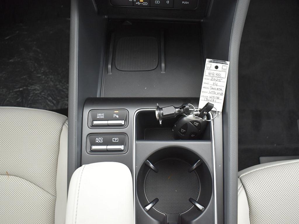 new 2025 Hyundai Sonata Hybrid car, priced at $32,955