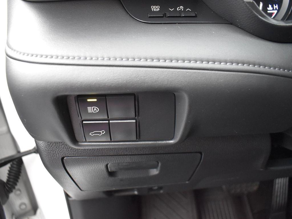 used 2020 Toyota Highlander car, priced at $26,870
