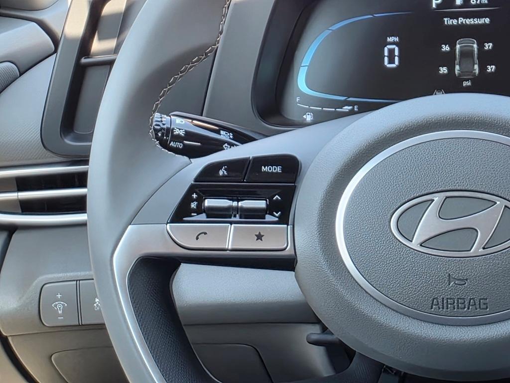 new 2025 Hyundai Elantra car, priced at $23,686