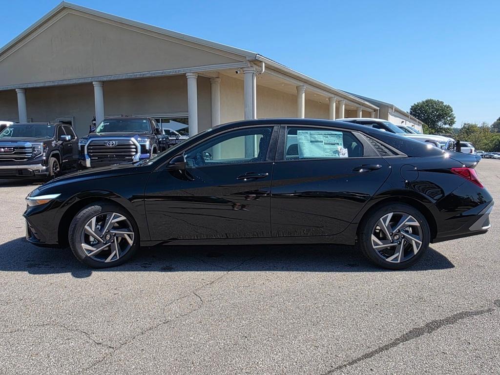 new 2025 Hyundai Elantra car, priced at $23,686