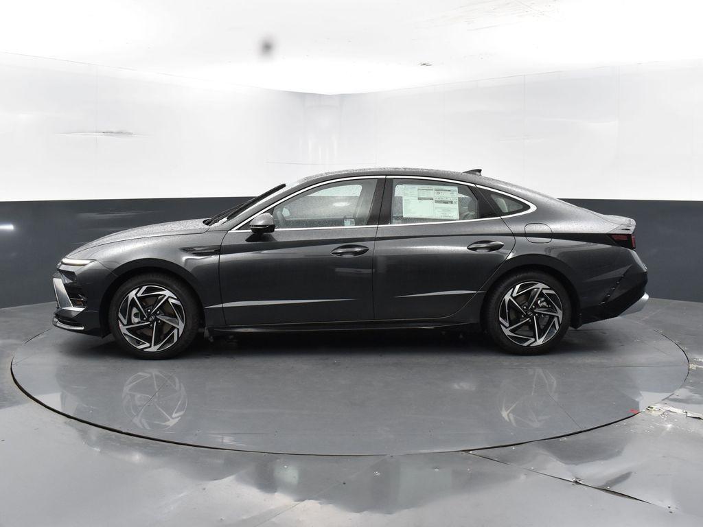 new 2025 Hyundai Sonata car, priced at $30,434
