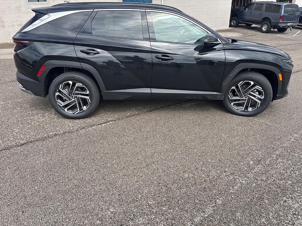 new 2025 Hyundai TUCSON Hybrid car, priced at $38,412