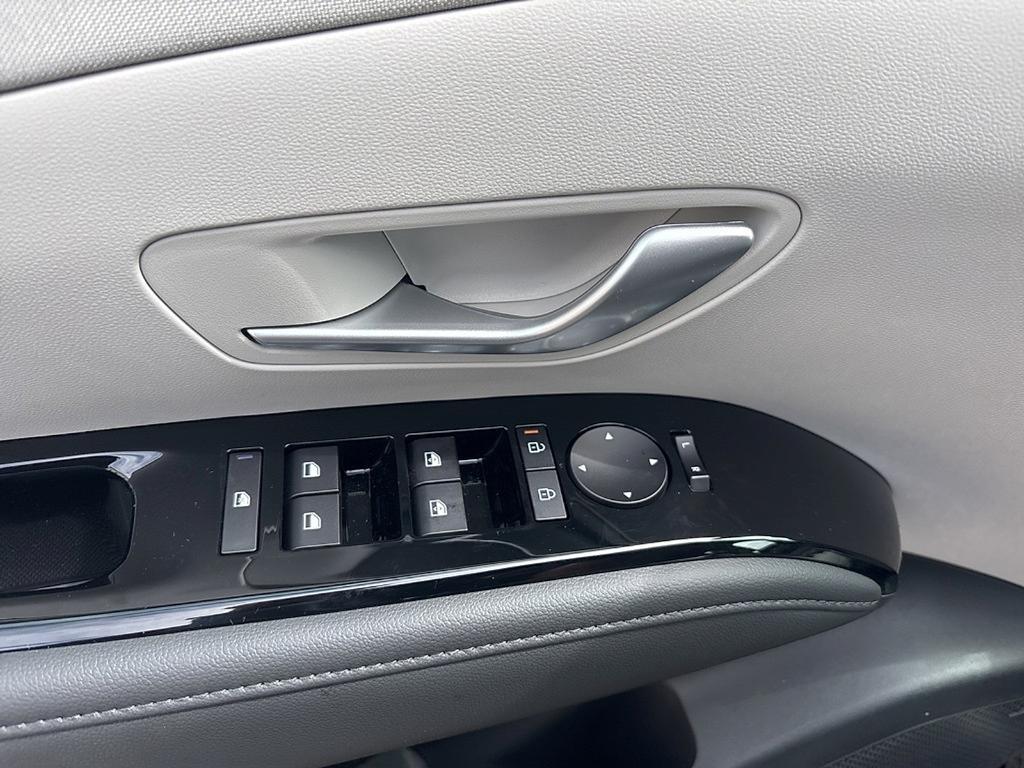 new 2025 Hyundai TUCSON Hybrid car, priced at $38,412
