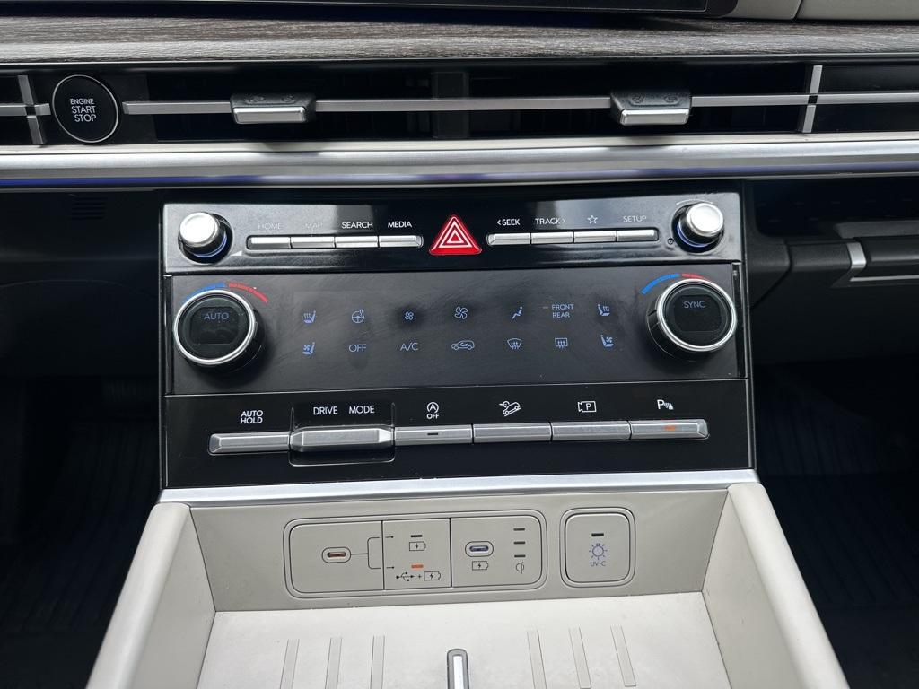 used 2024 Hyundai Santa Fe car, priced at $29,879