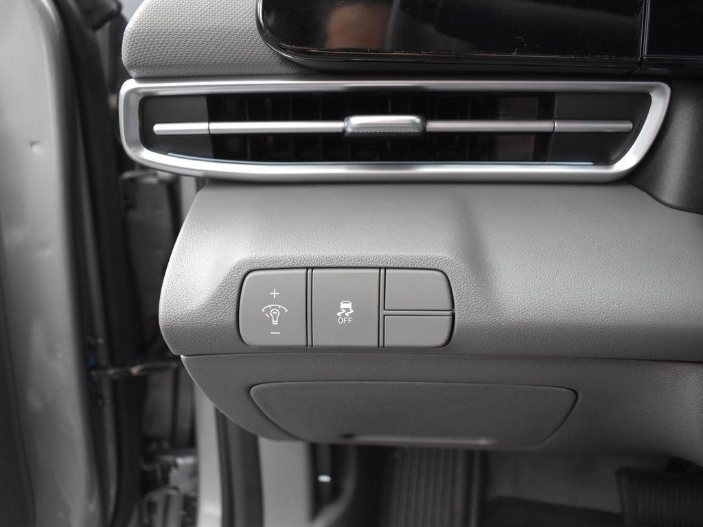 new 2025 Hyundai Elantra car, priced at $26,320