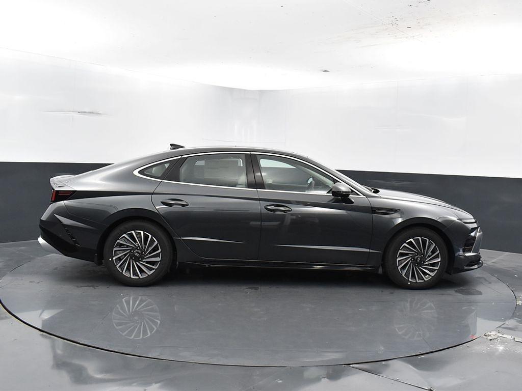 new 2025 Hyundai Sonata Hybrid car, priced at $34,964
