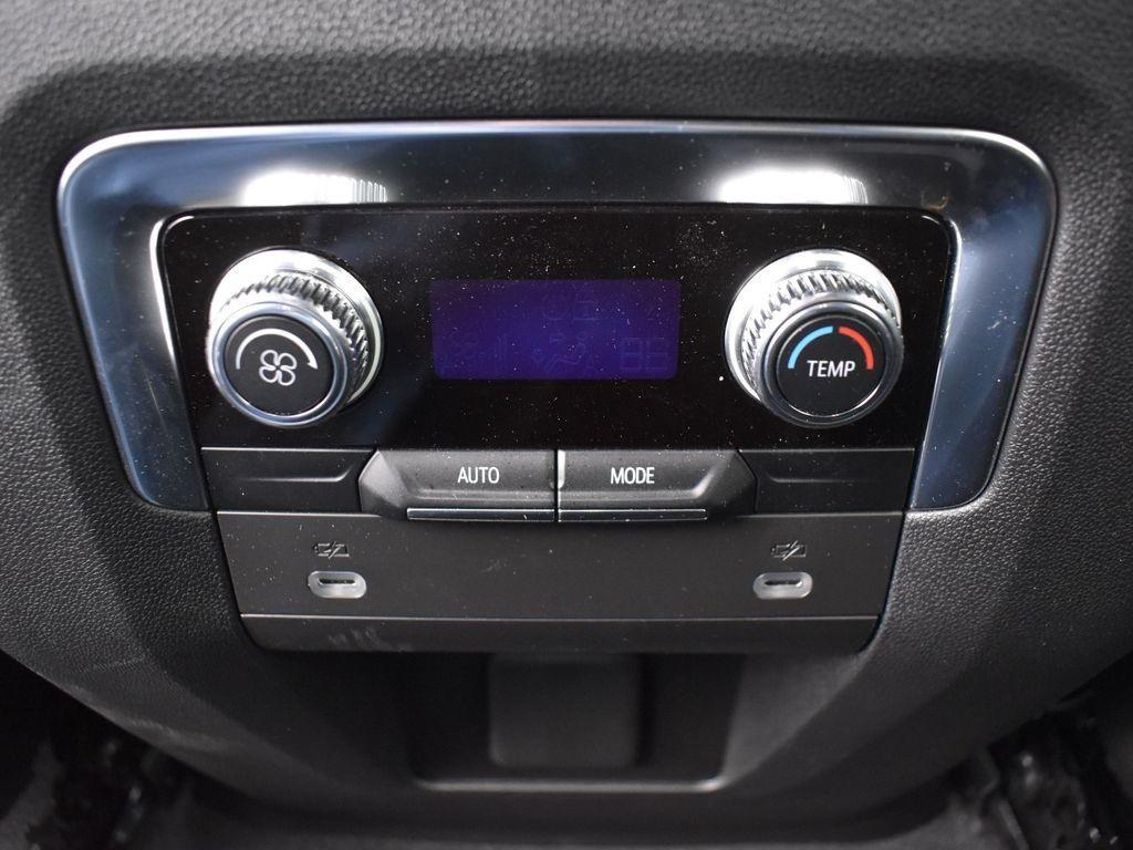 used 2021 GMC Yukon XL car, priced at $46,234