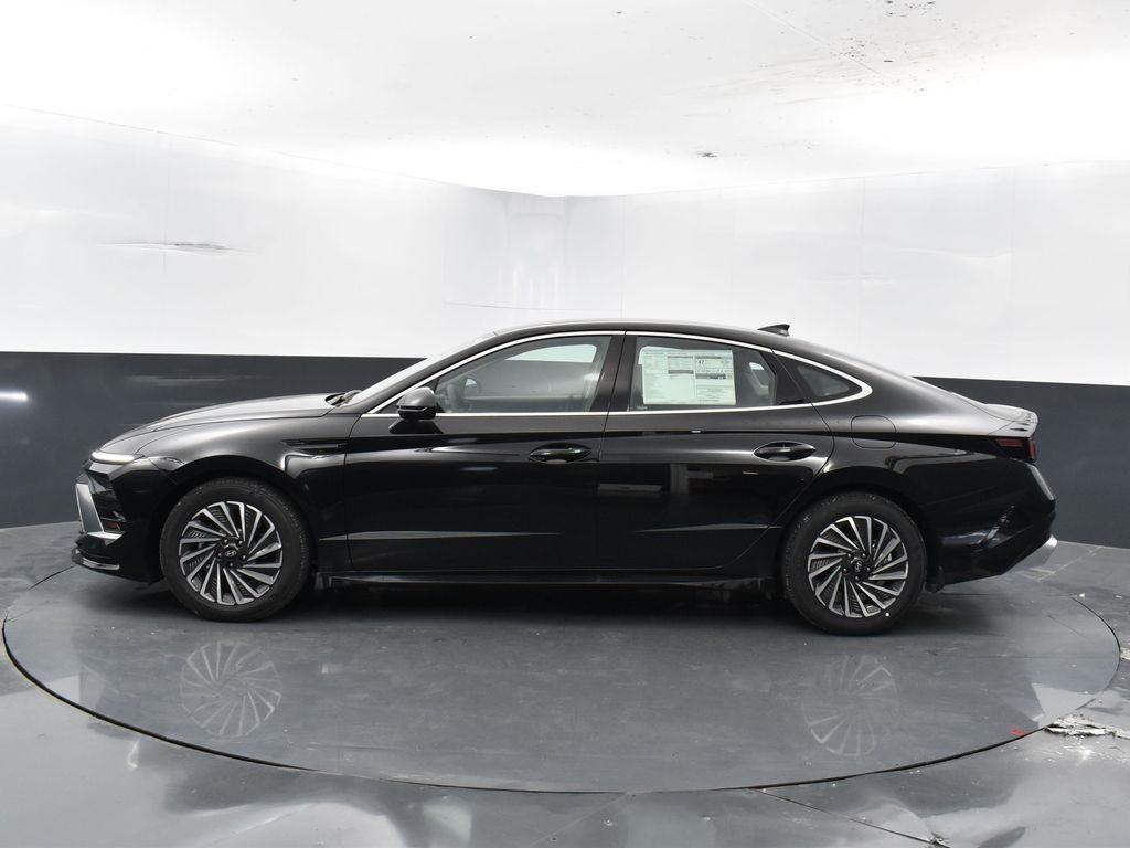 new 2025 Hyundai Sonata Hybrid car, priced at $26,183