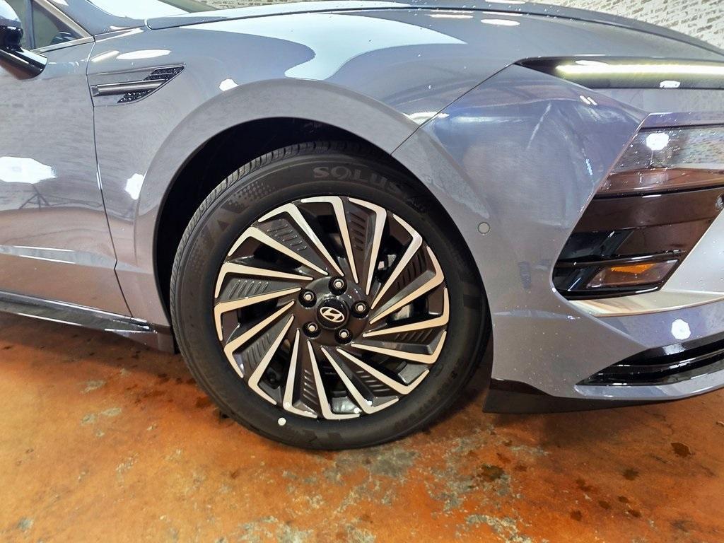 new 2025 Hyundai Sonata Hybrid car, priced at $33,615