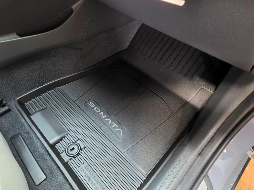 new 2025 Hyundai Sonata Hybrid car, priced at $33,615