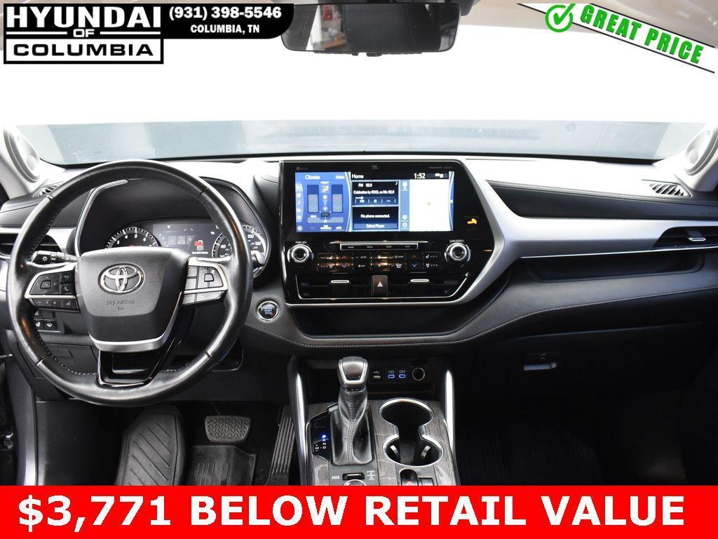 used 2022 Toyota Highlander car, priced at $36,119