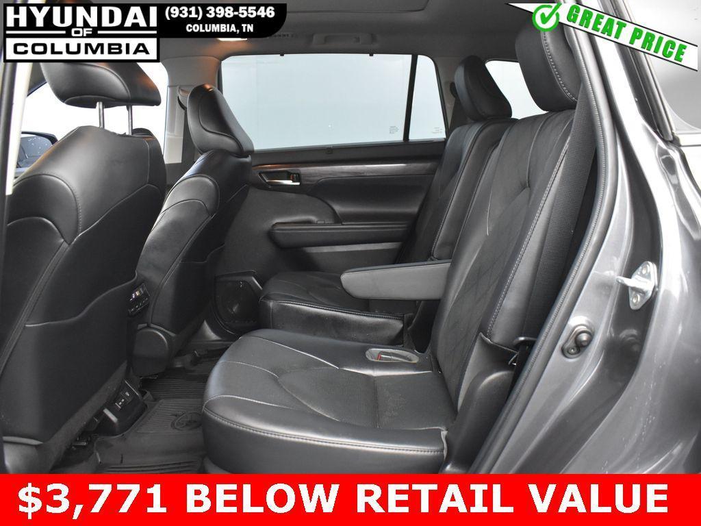 used 2022 Toyota Highlander car, priced at $36,119