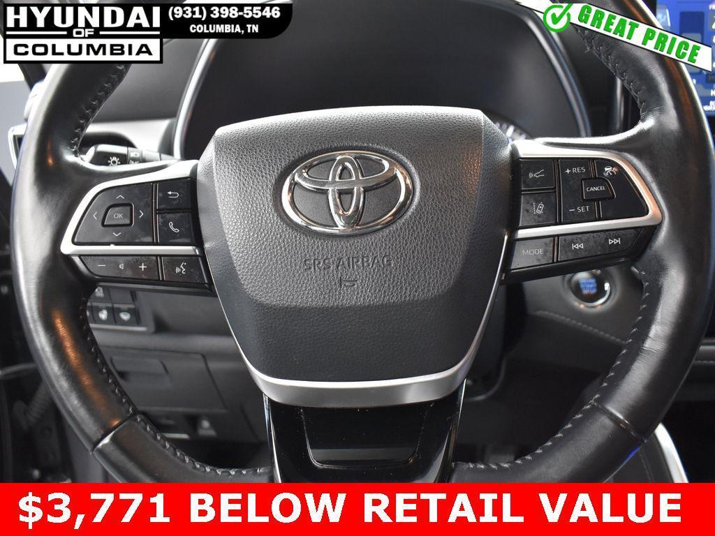 used 2022 Toyota Highlander car, priced at $36,119