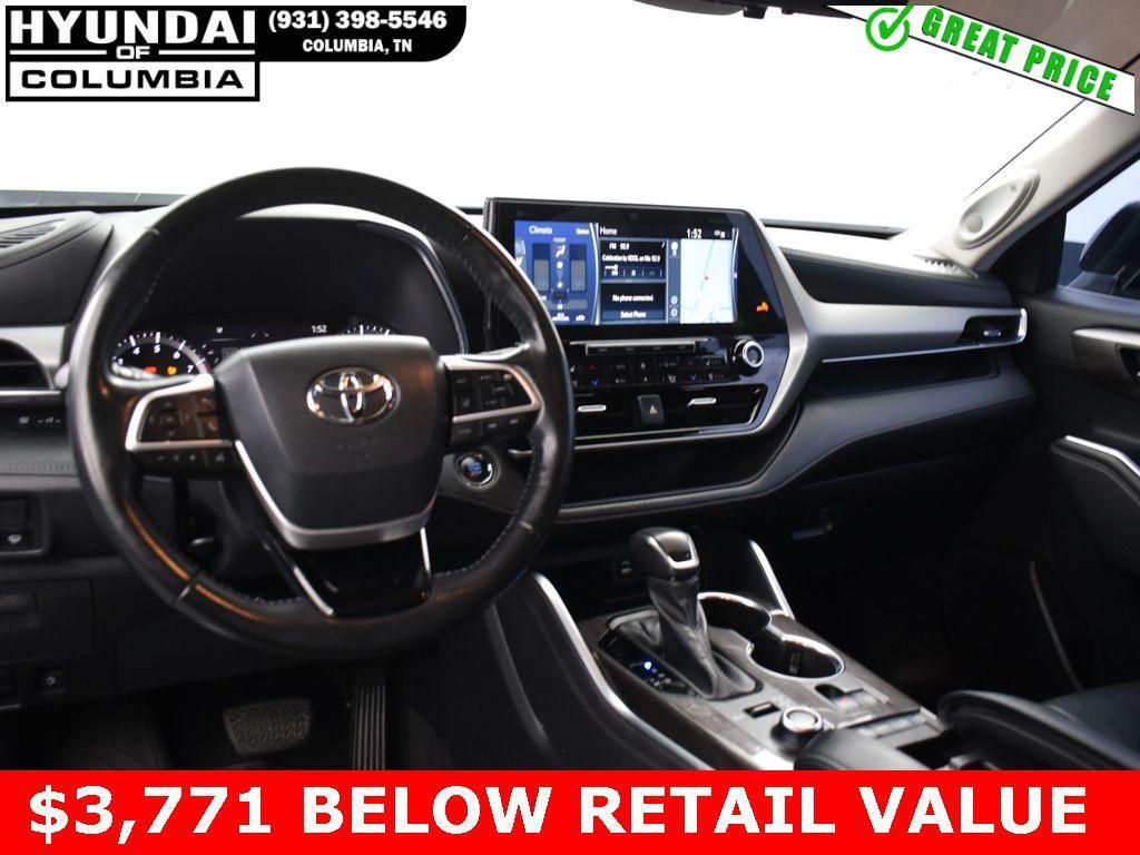 used 2022 Toyota Highlander car, priced at $36,119