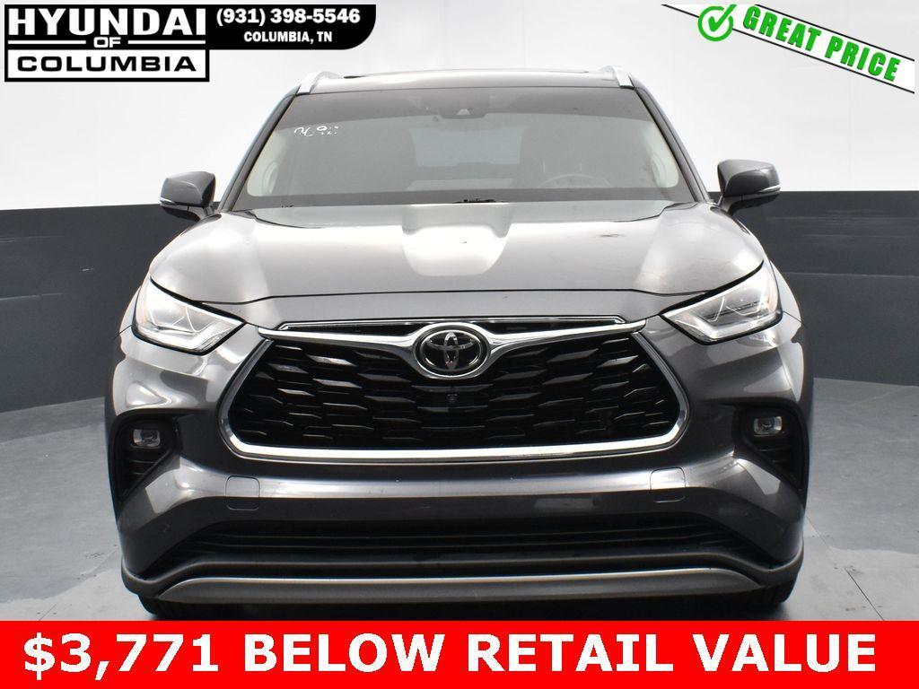 used 2022 Toyota Highlander car, priced at $36,119