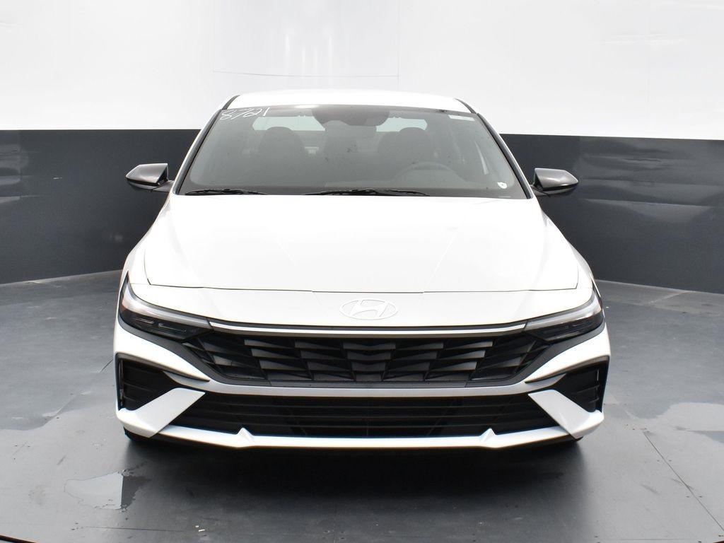 new 2025 Hyundai Elantra car, priced at $23,616