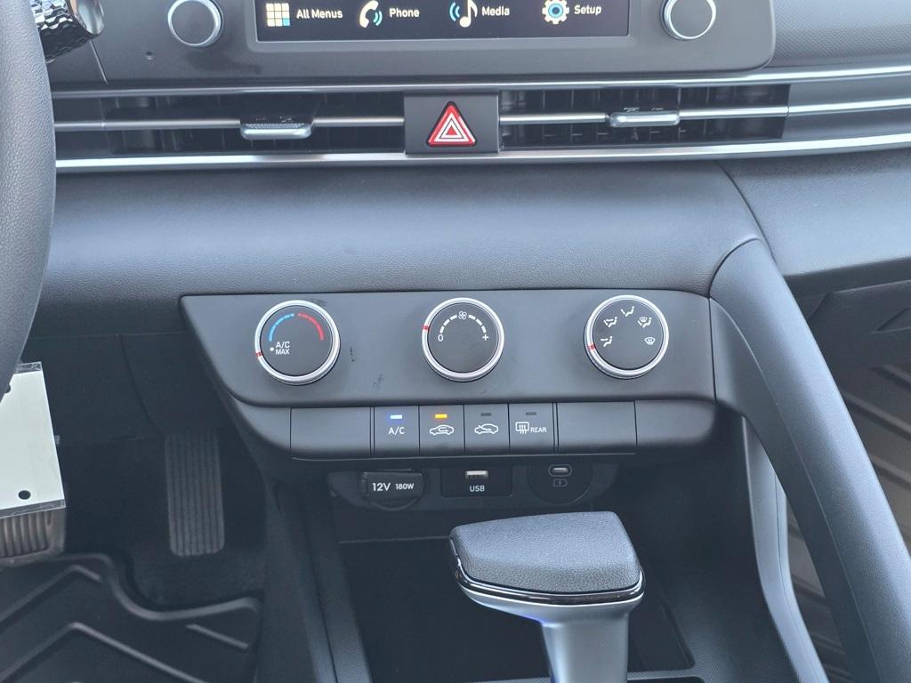 new 2025 Hyundai Elantra car, priced at $21,018