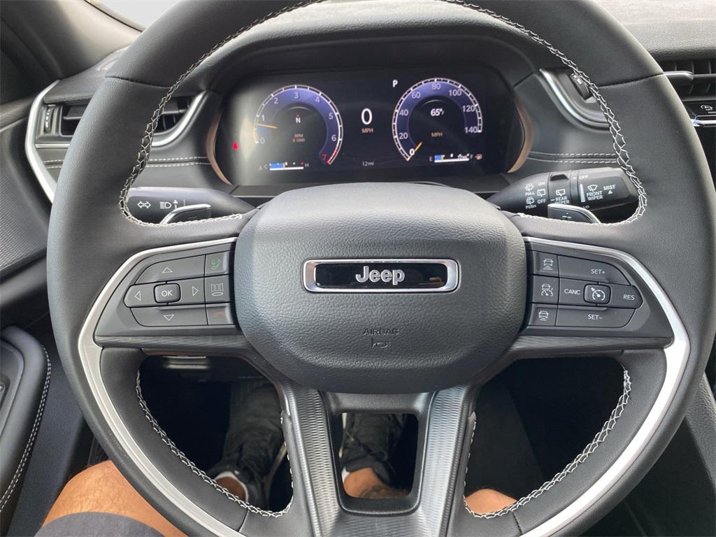 new 2025 Jeep Grand Cherokee car, priced at $44,170