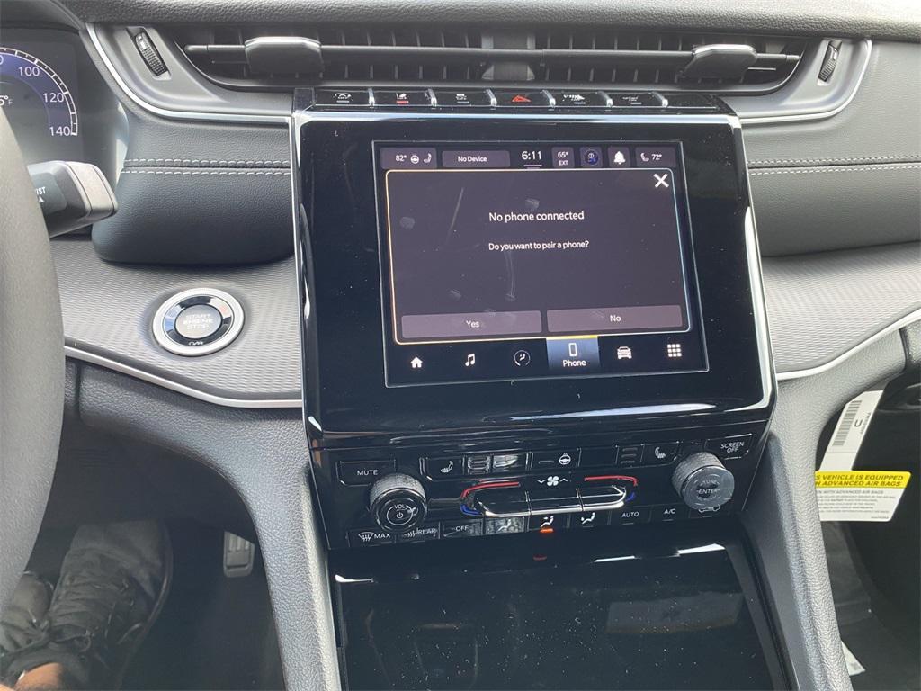 new 2025 Jeep Grand Cherokee car, priced at $44,170