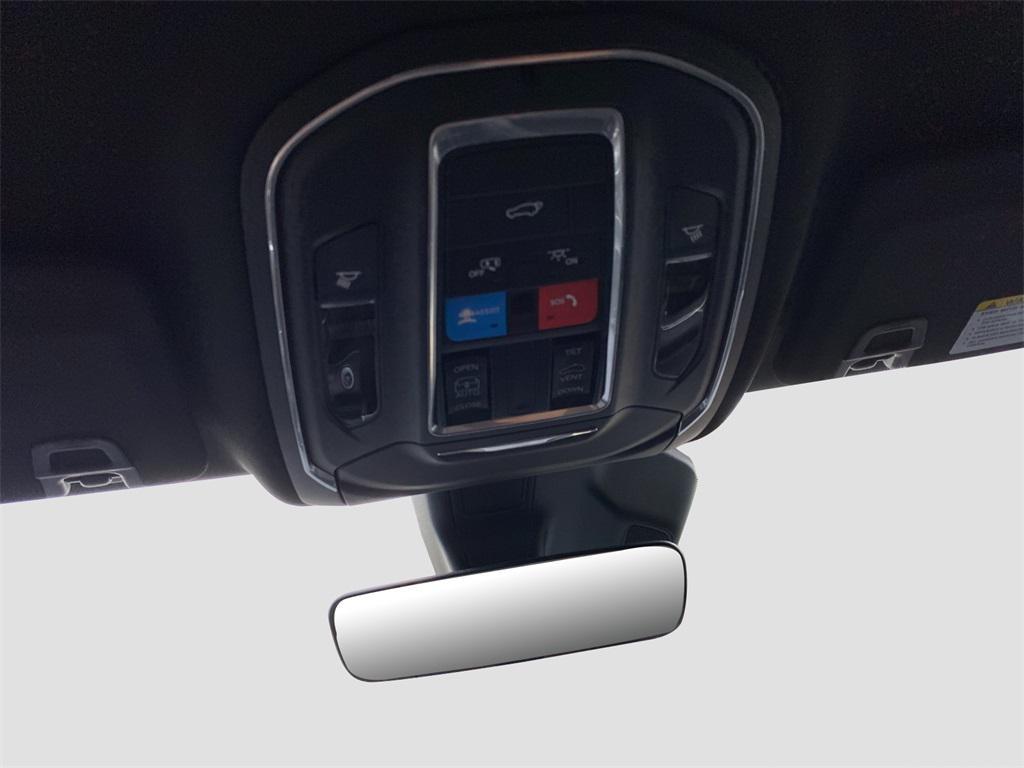 new 2025 Jeep Grand Cherokee car, priced at $44,170