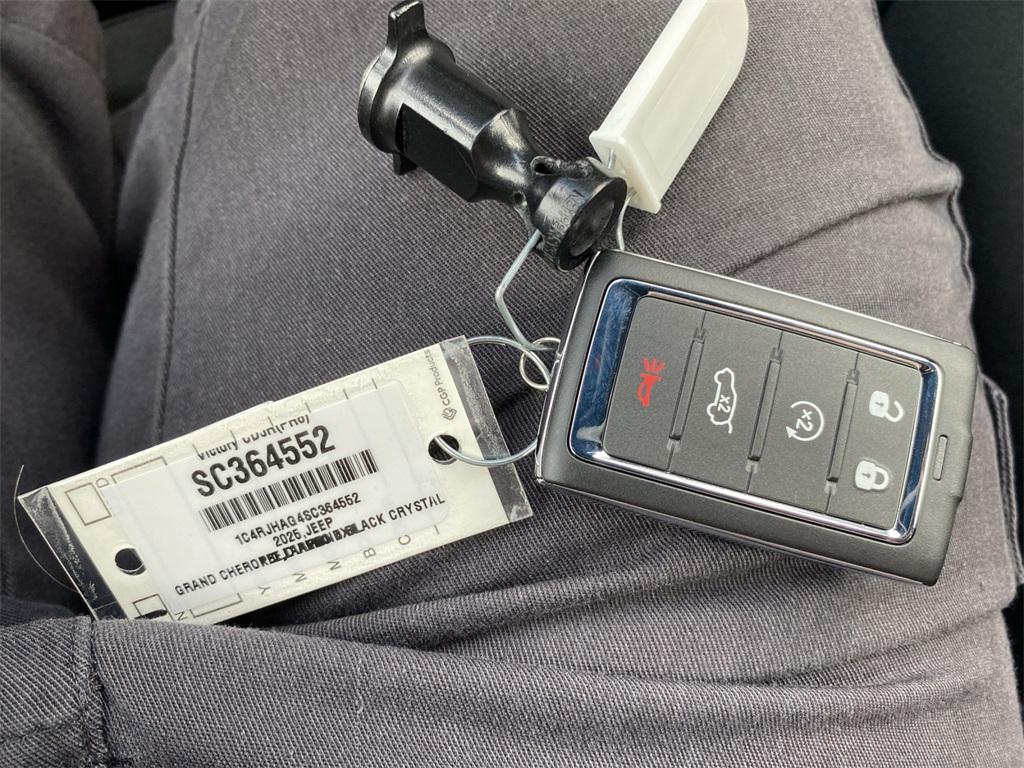 new 2025 Jeep Grand Cherokee car, priced at $44,170