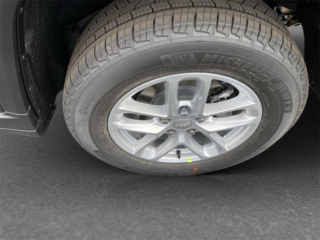 new 2025 Jeep Grand Cherokee car, priced at $44,170