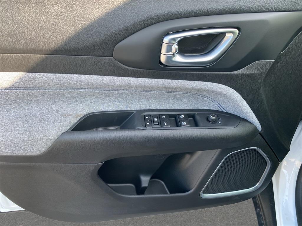 new 2025 Jeep Compass car, priced at $30,165