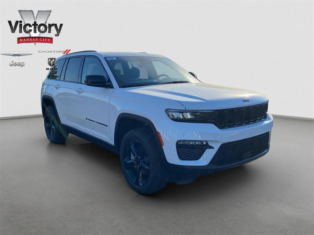 new 2025 Jeep Grand Cherokee car, priced at $49,625
