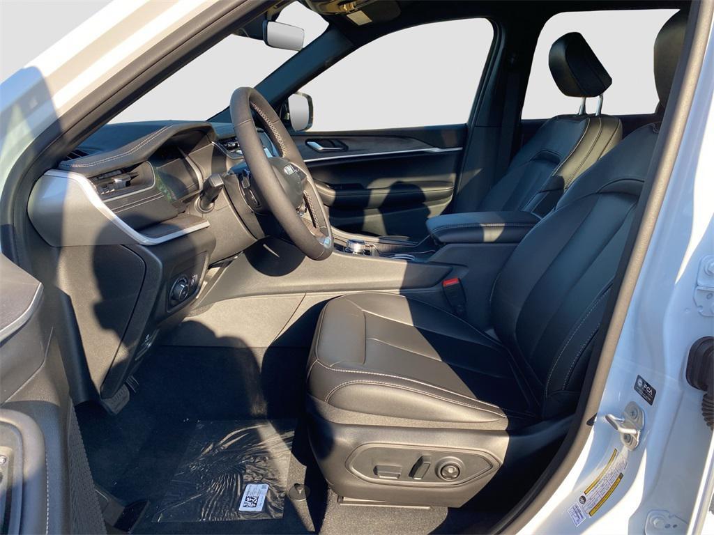 new 2025 Jeep Grand Cherokee car, priced at $49,625