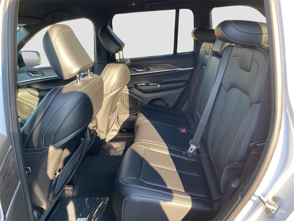 new 2025 Jeep Grand Cherokee car, priced at $49,625