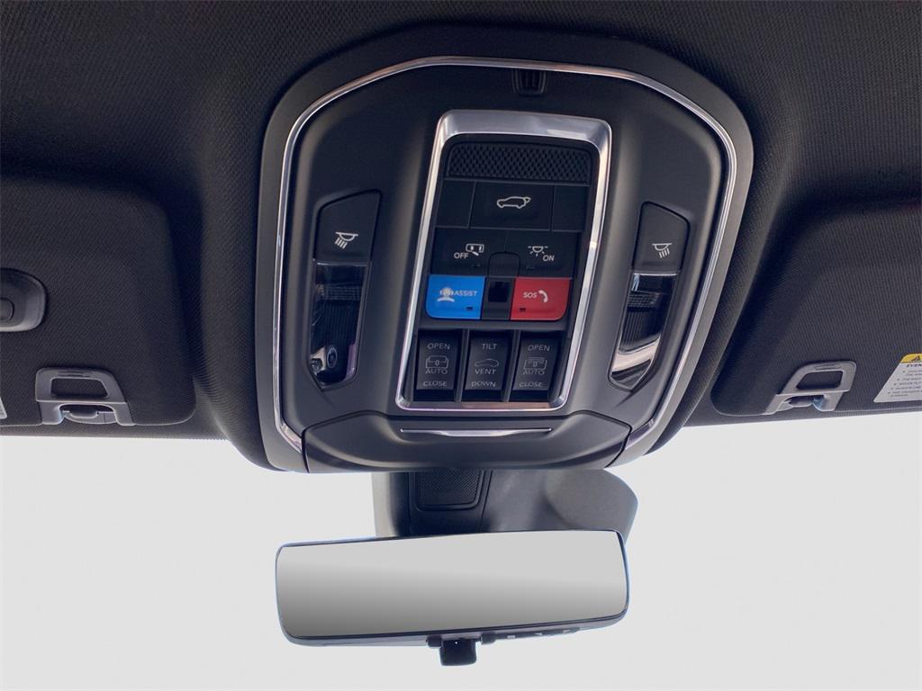 new 2025 Jeep Grand Cherokee car, priced at $55,660