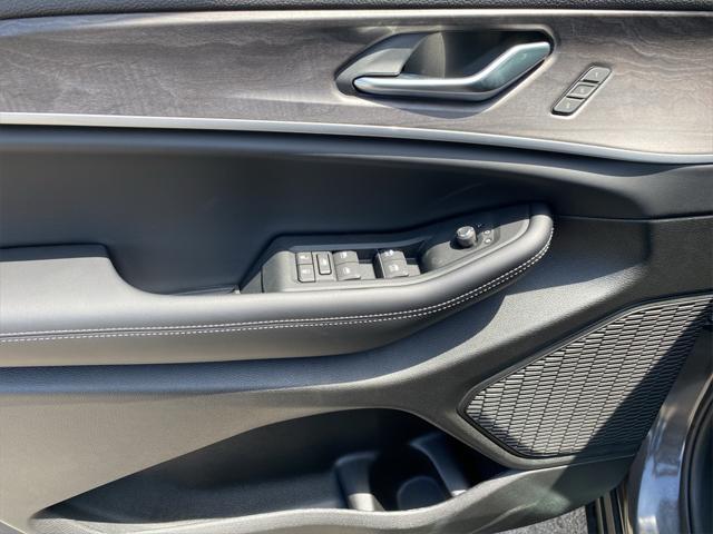 new 2025 Jeep Grand Cherokee car, priced at $55,660