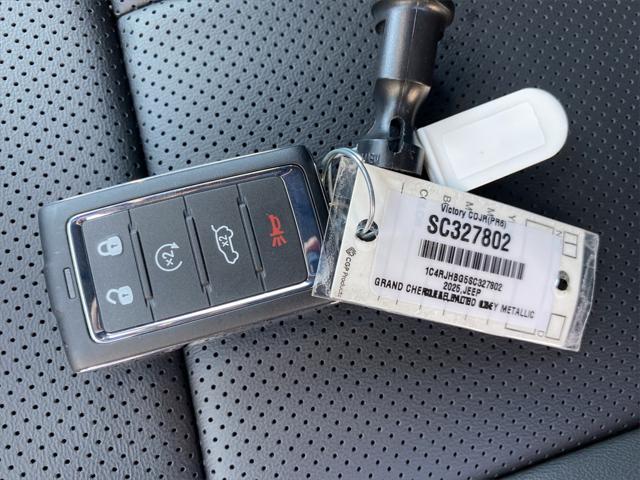 new 2025 Jeep Grand Cherokee car, priced at $55,660