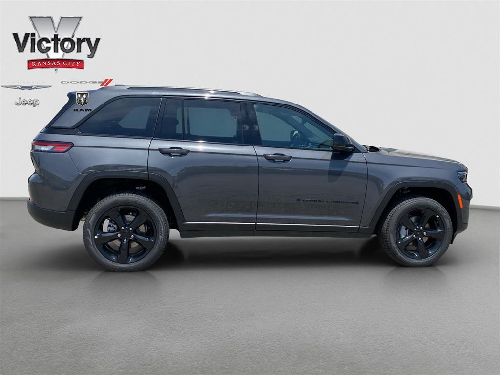 new 2025 Jeep Grand Cherokee car, priced at $55,660