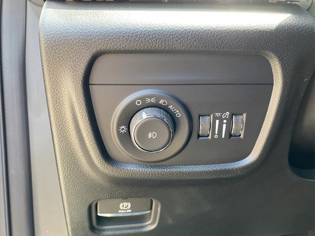 new 2025 Jeep Grand Cherokee car, priced at $55,660