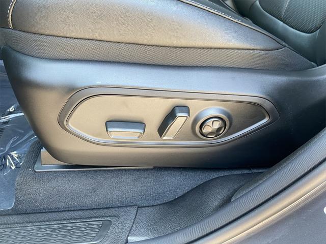 new 2025 Jeep Grand Cherokee car, priced at $55,660