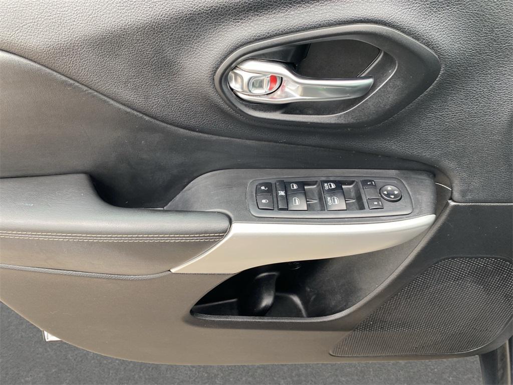 used 2018 Jeep Cherokee car, priced at $14,777