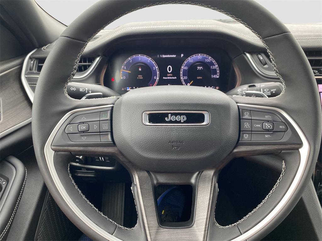 new 2025 Jeep Grand Cherokee car, priced at $50,220