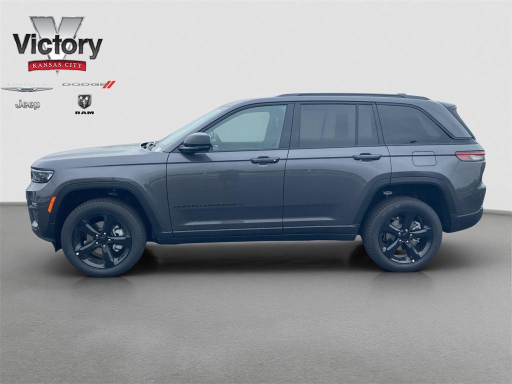 new 2025 Jeep Grand Cherokee car, priced at $50,220