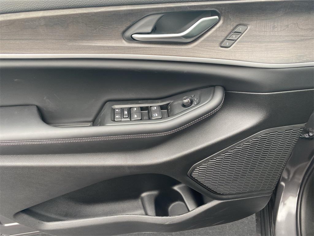 new 2025 Jeep Grand Cherokee car, priced at $50,220