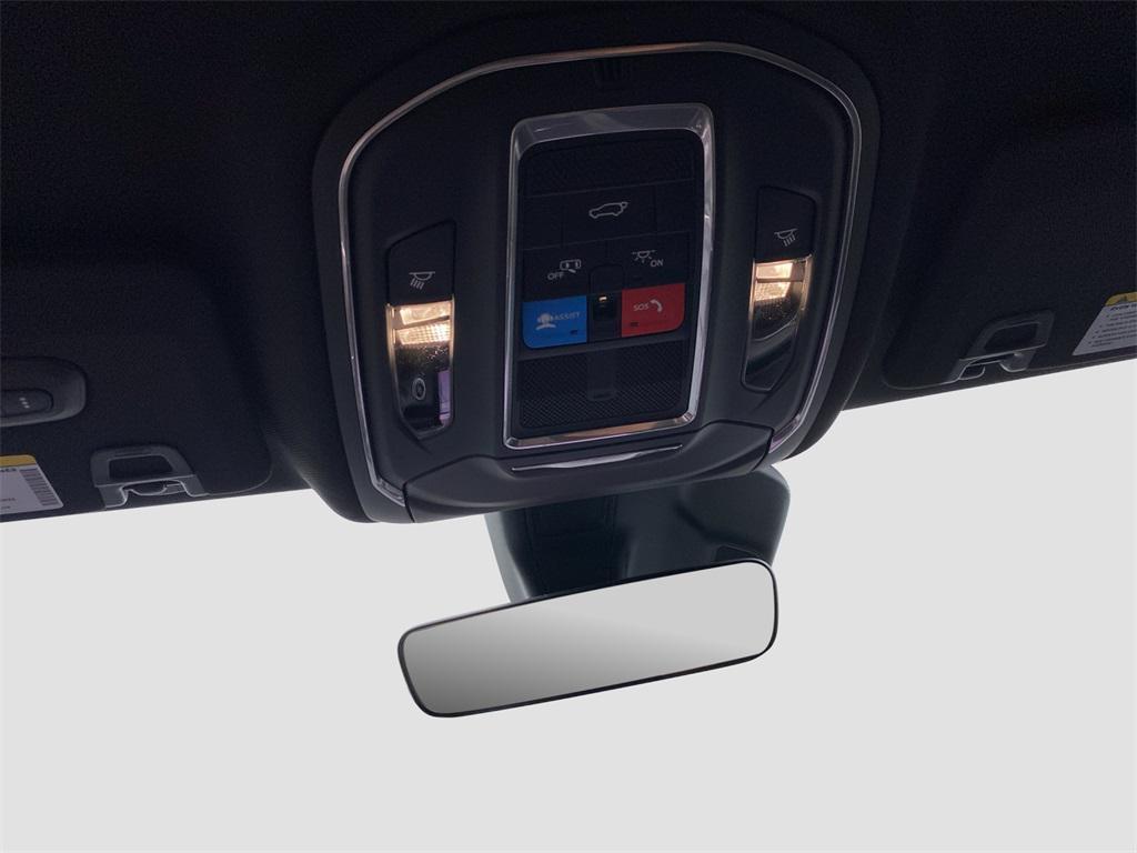 new 2025 Jeep Grand Cherokee car, priced at $50,220