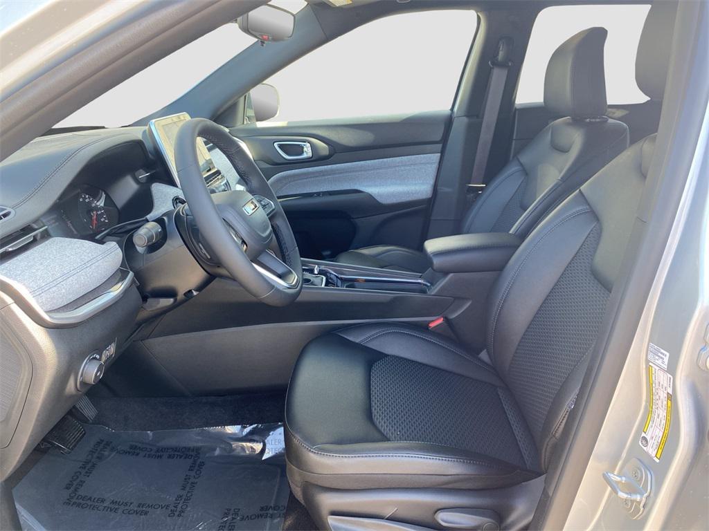 new 2025 Jeep Compass car, priced at $30,760