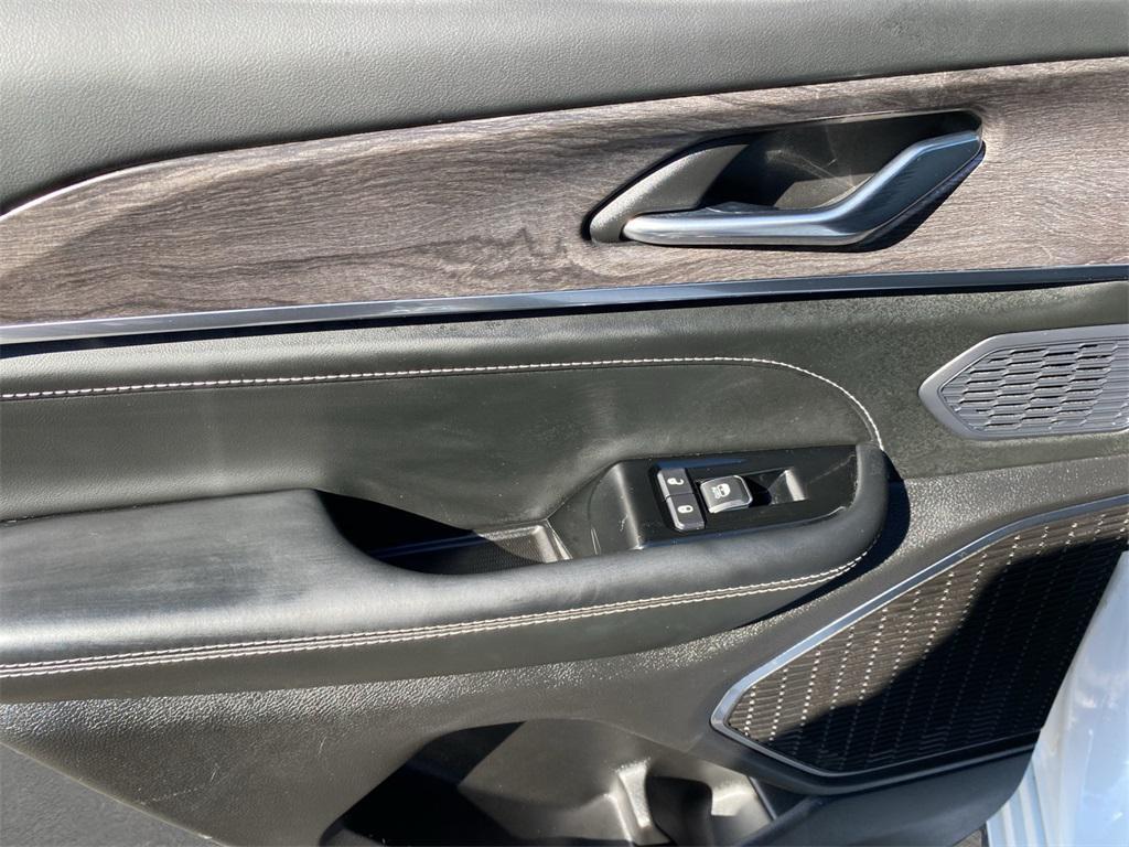 used 2024 Jeep Grand Cherokee car, priced at $39,741