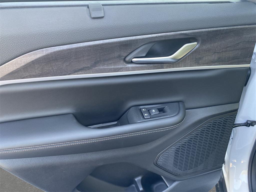 new 2025 Jeep Grand Cherokee car, priced at $55,065