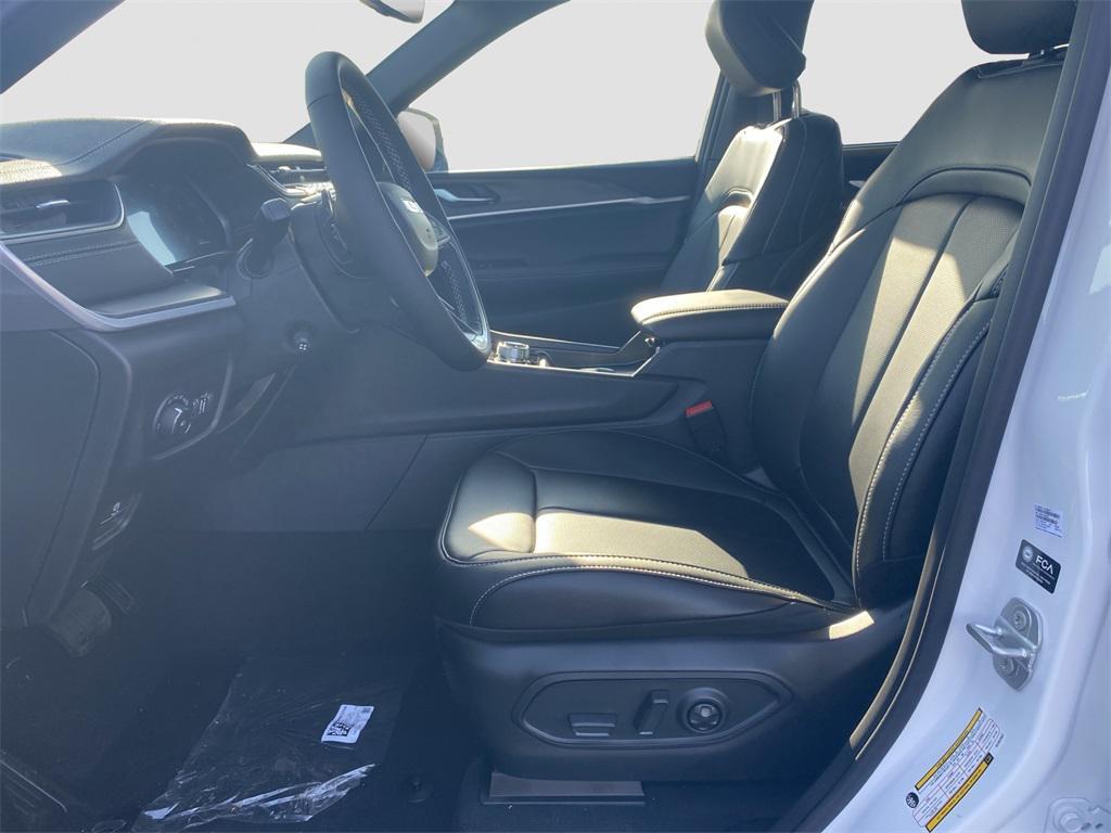 new 2025 Jeep Grand Cherokee car, priced at $55,065