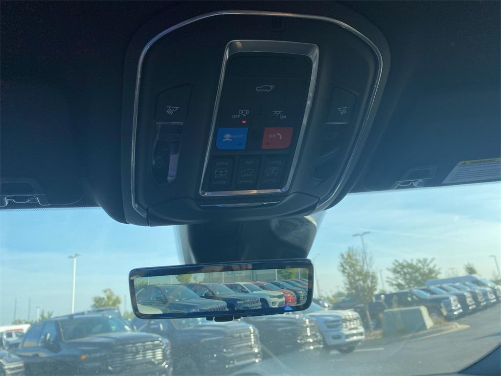 new 2025 Jeep Grand Cherokee car, priced at $55,065