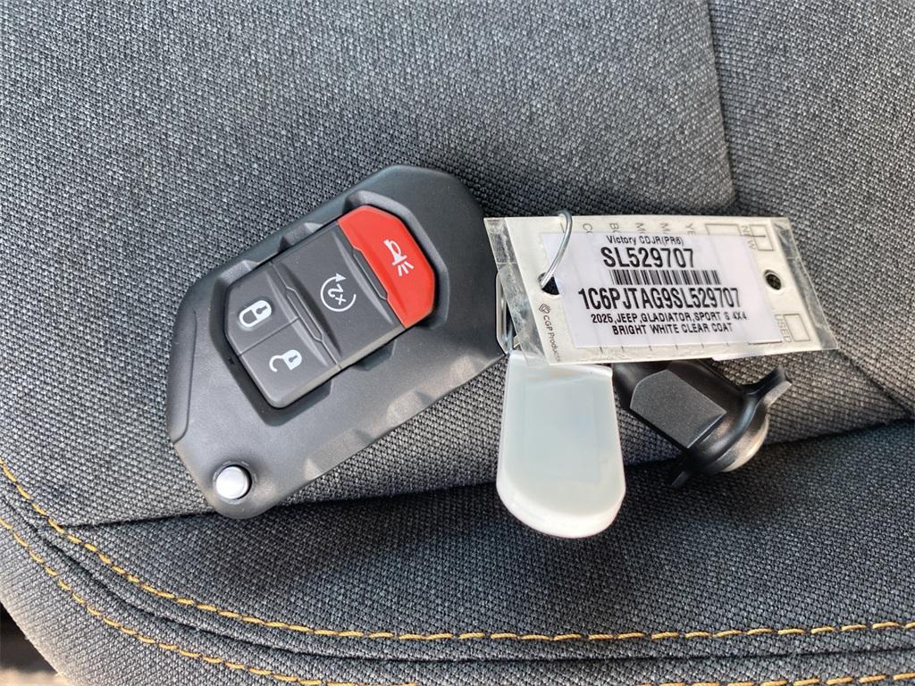 new 2025 Jeep Gladiator car, priced at $51,145