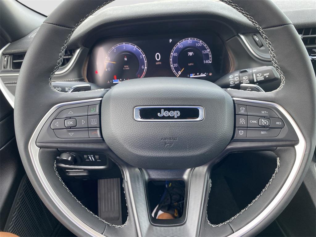 new 2025 Jeep Grand Cherokee car, priced at $49,370