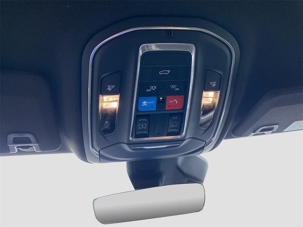 new 2025 Jeep Grand Cherokee car, priced at $49,370